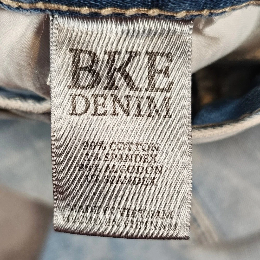 Buckle BKE Jake Bootleg Jeans Mens 29L x 32 Light Wash Distressed Blue Denim
